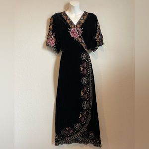 Johnny Was Joanna Black Velvet Embroidery Wrap Midi Dress size L